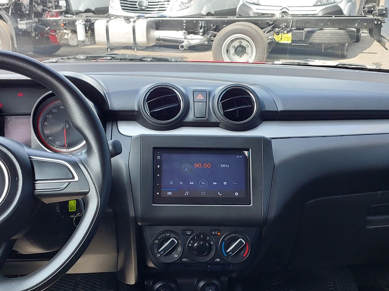 SUZUKI SWIFT 2022 39.660 Kms.