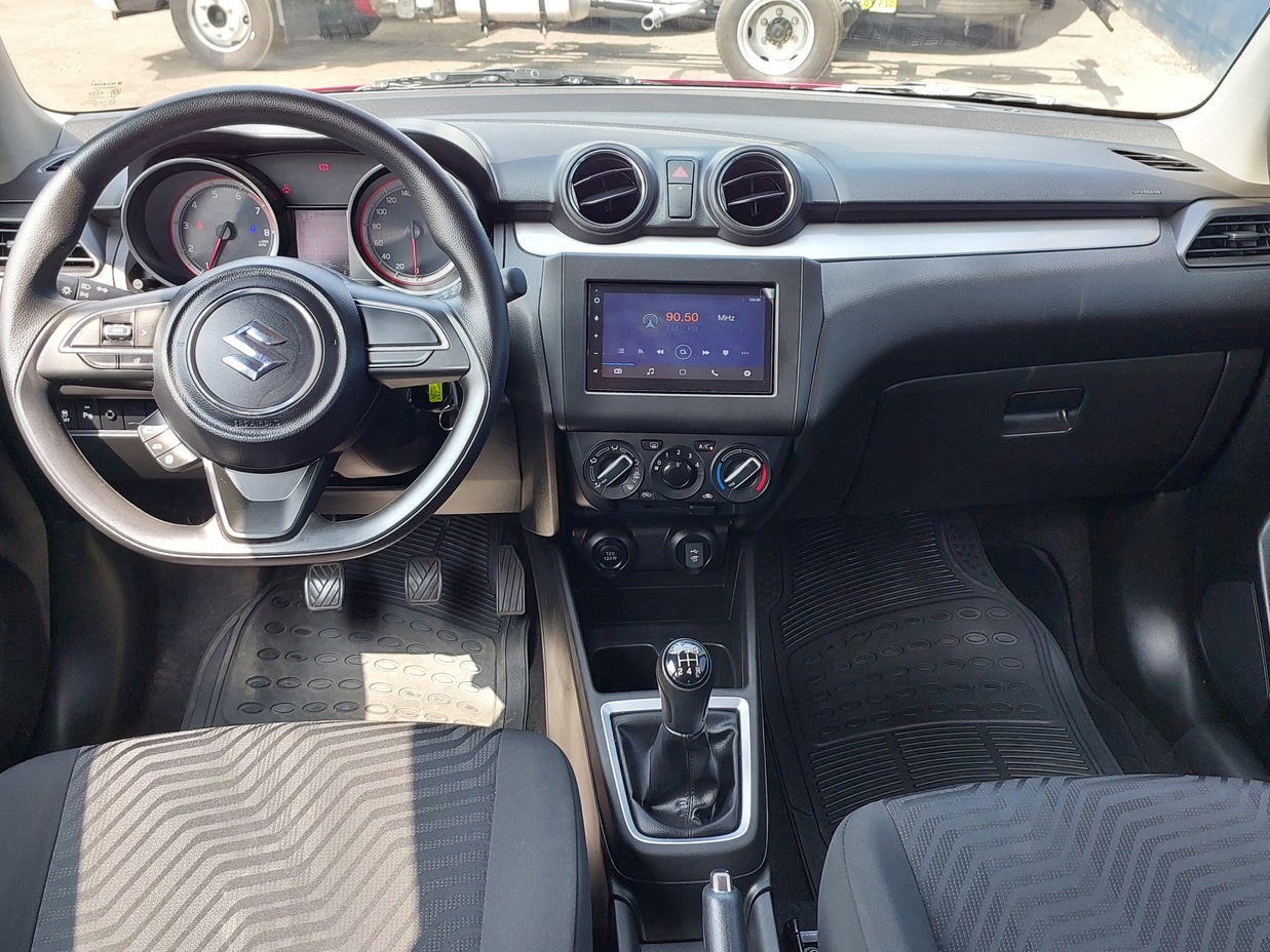 SUZUKI SWIFT 2022 39.660 Kms.