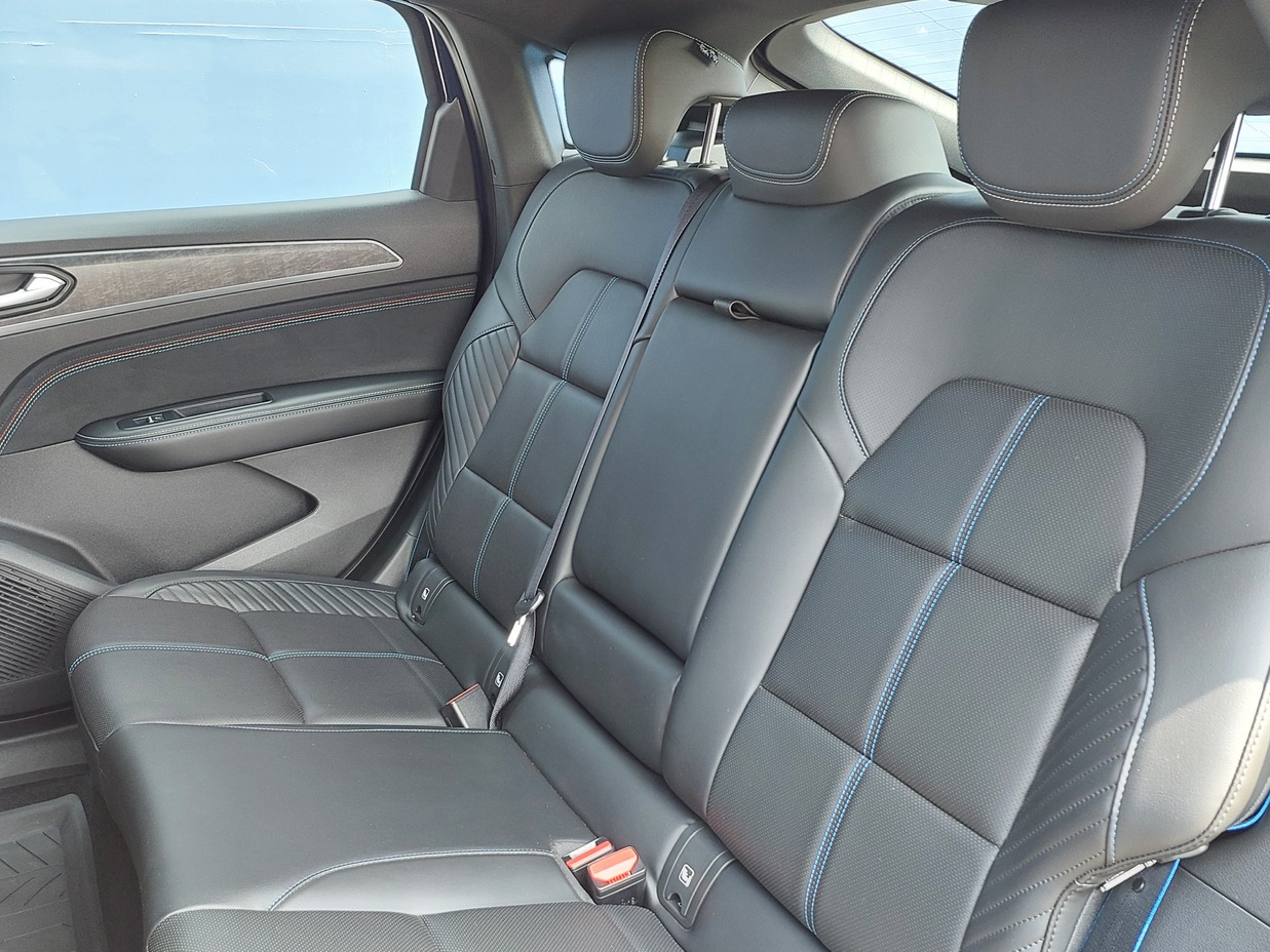 RENAULT ARKANA 2025 8.097 Kms.