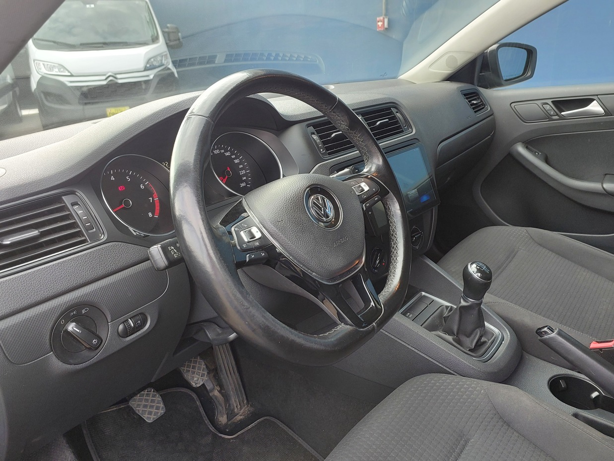 VOLKSWAGEN JETTA 2018 64.020 Kms.