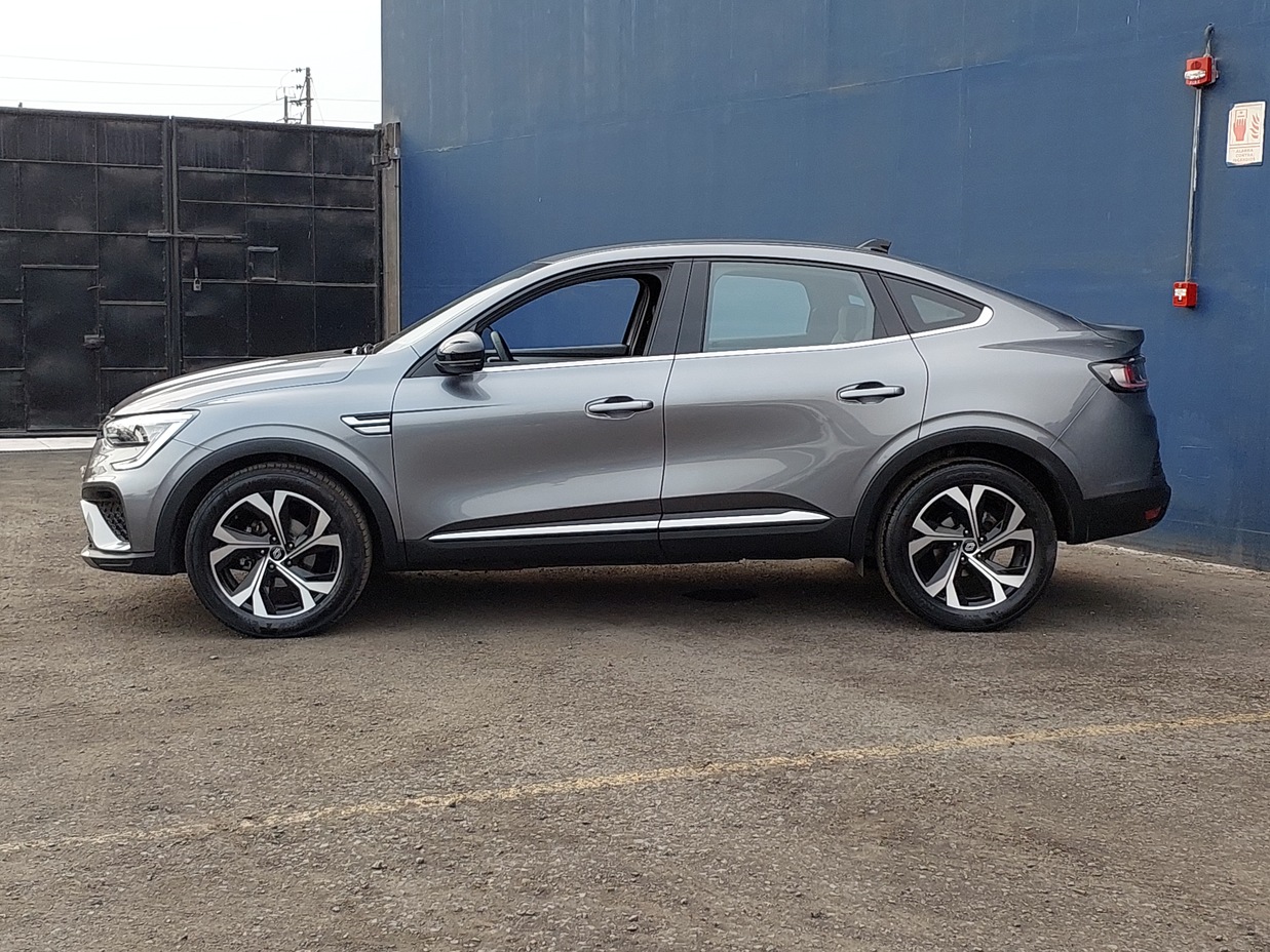 RENAULT ARKANA 2025 4.130 Kms.