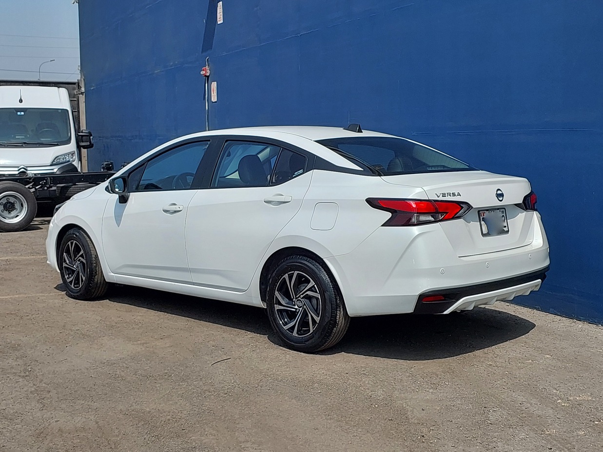 NISSAN VERSA 2023 29.413 Kms.