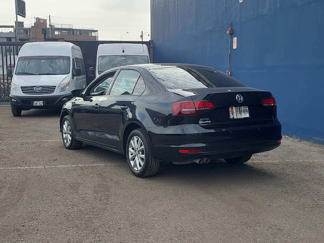 VOLKSWAGEN JETTA 2018 64.020 Kms.