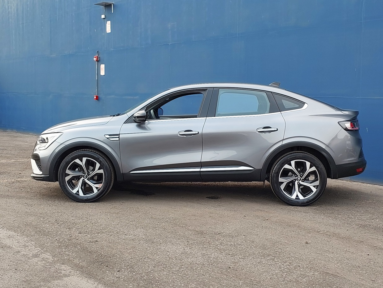 RENAULT ARKANA 2025 6.022 Kms.