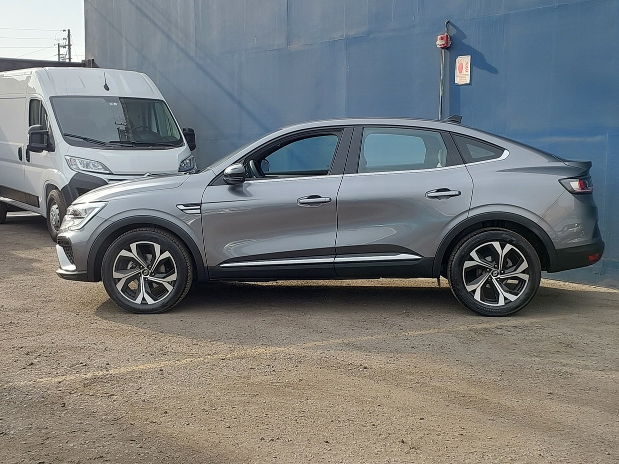 RENAULT ARKANA 2025 8.969 Kms.